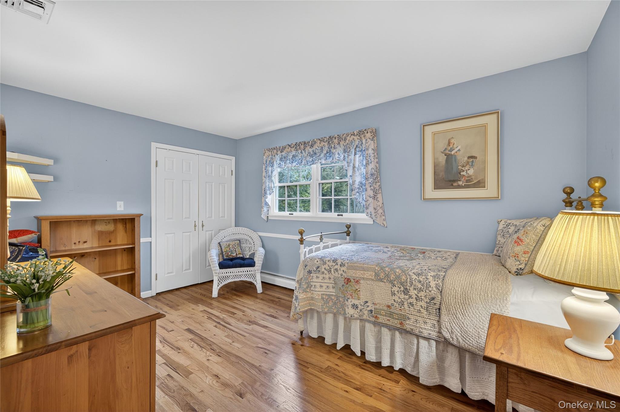 #20 photo, 10 Thorman Lane, Huntington , NY 11743