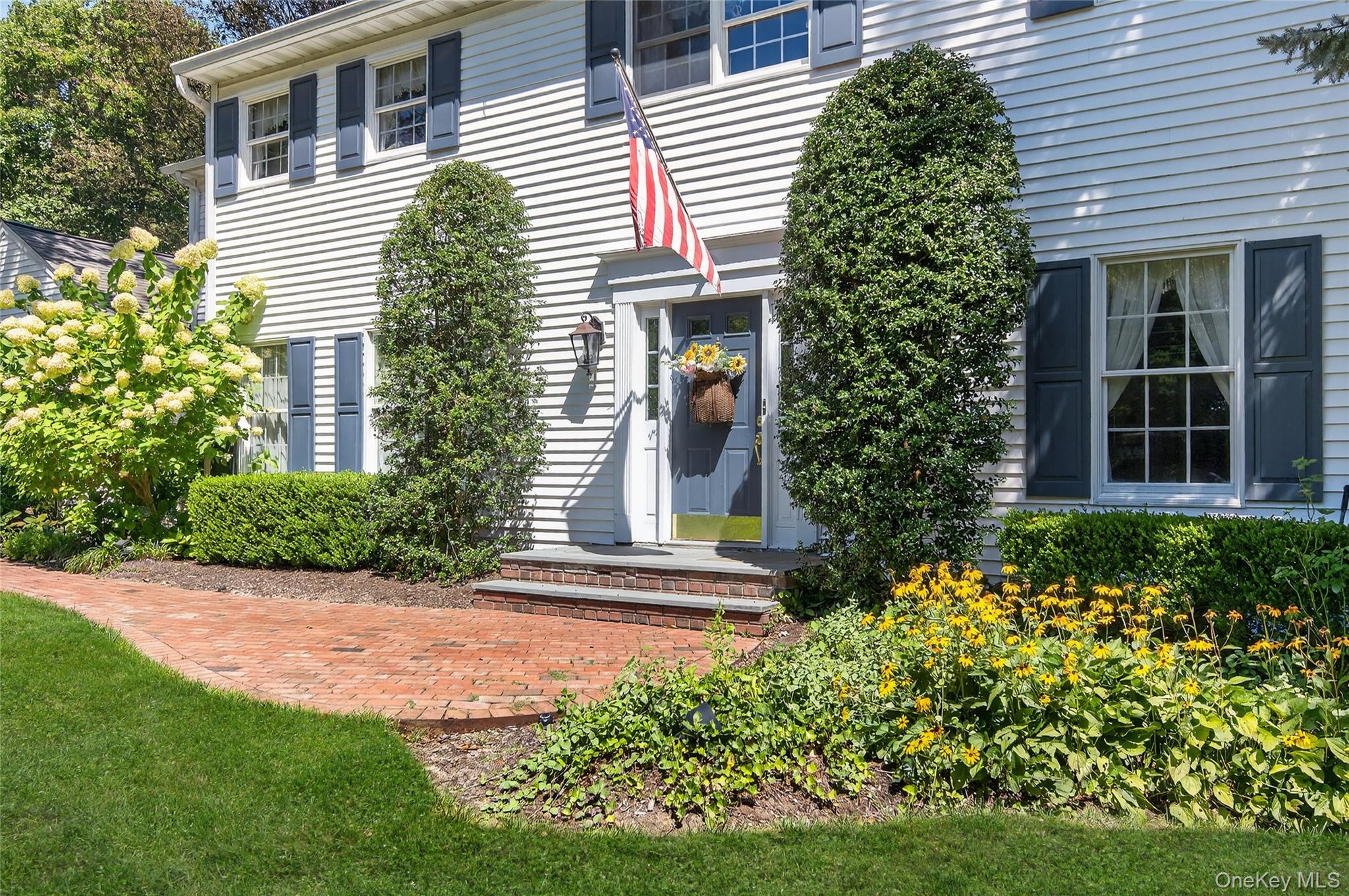 #3 photo, 10 Thorman Lane, Huntington , NY 11743