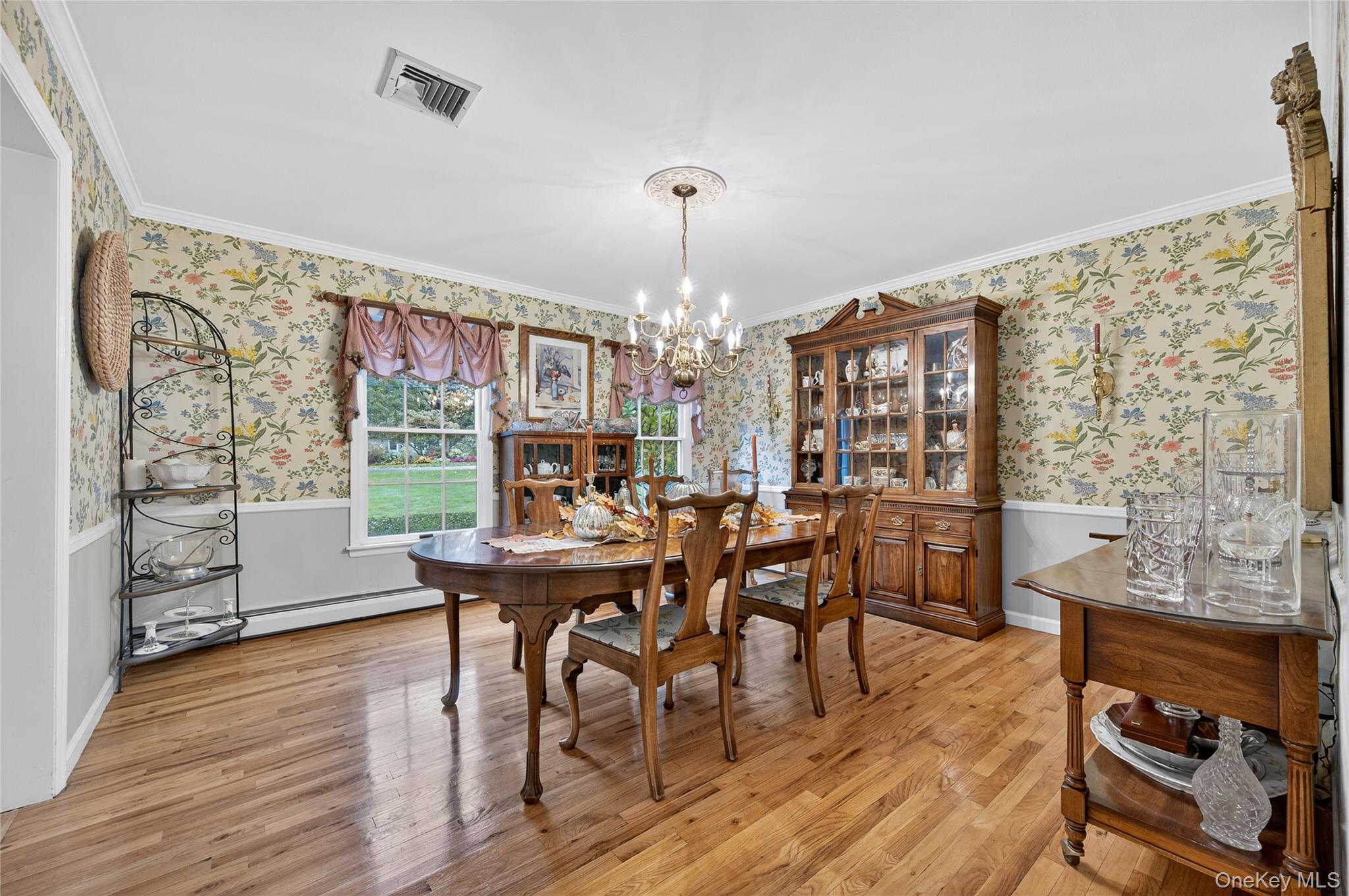 #7 photo, 10 Thorman Lane, Huntington , NY 11743