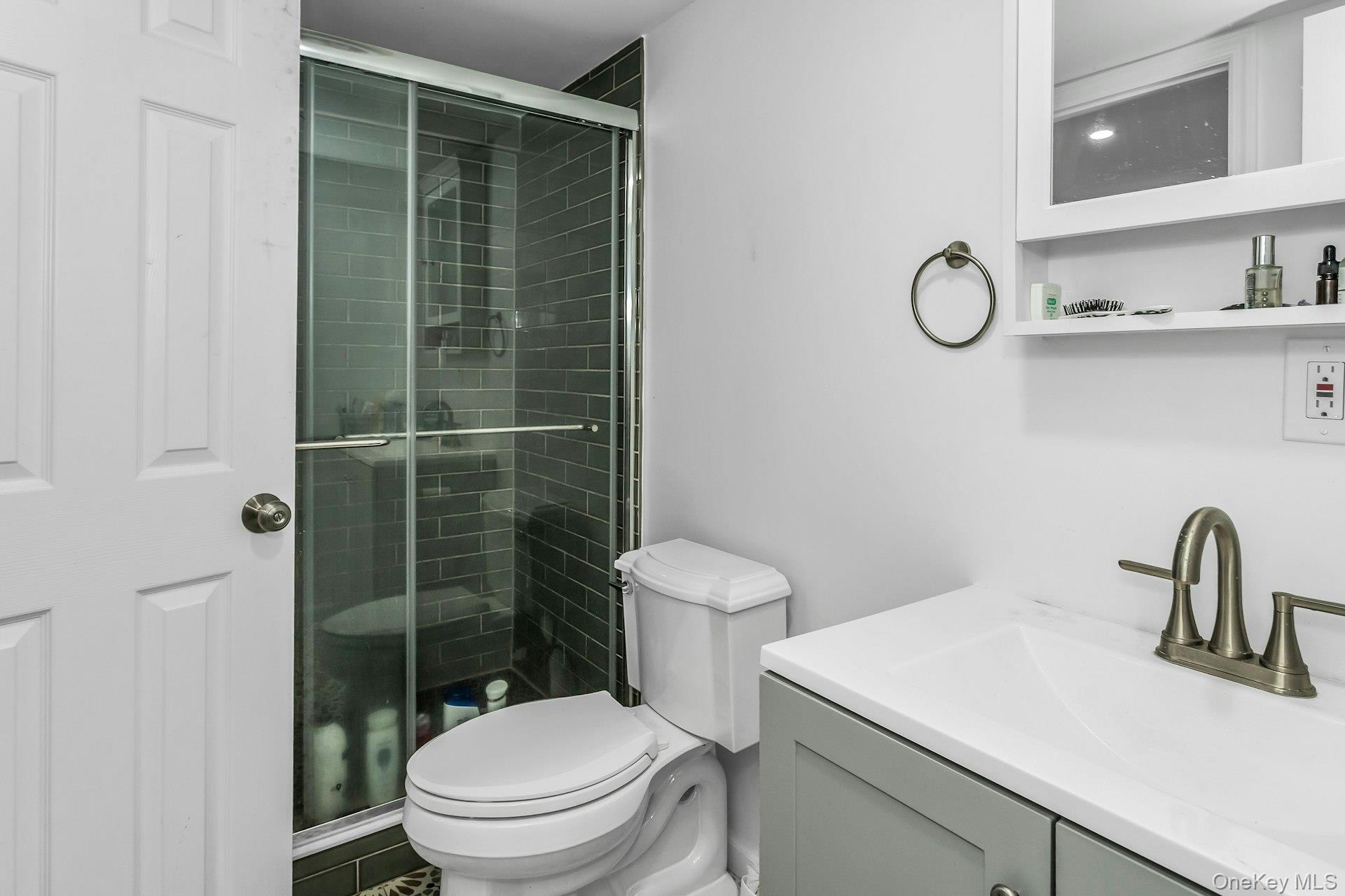 #18 photo, 4 W 11th Street, サフォーク郡 Huntington Station , NY 11746