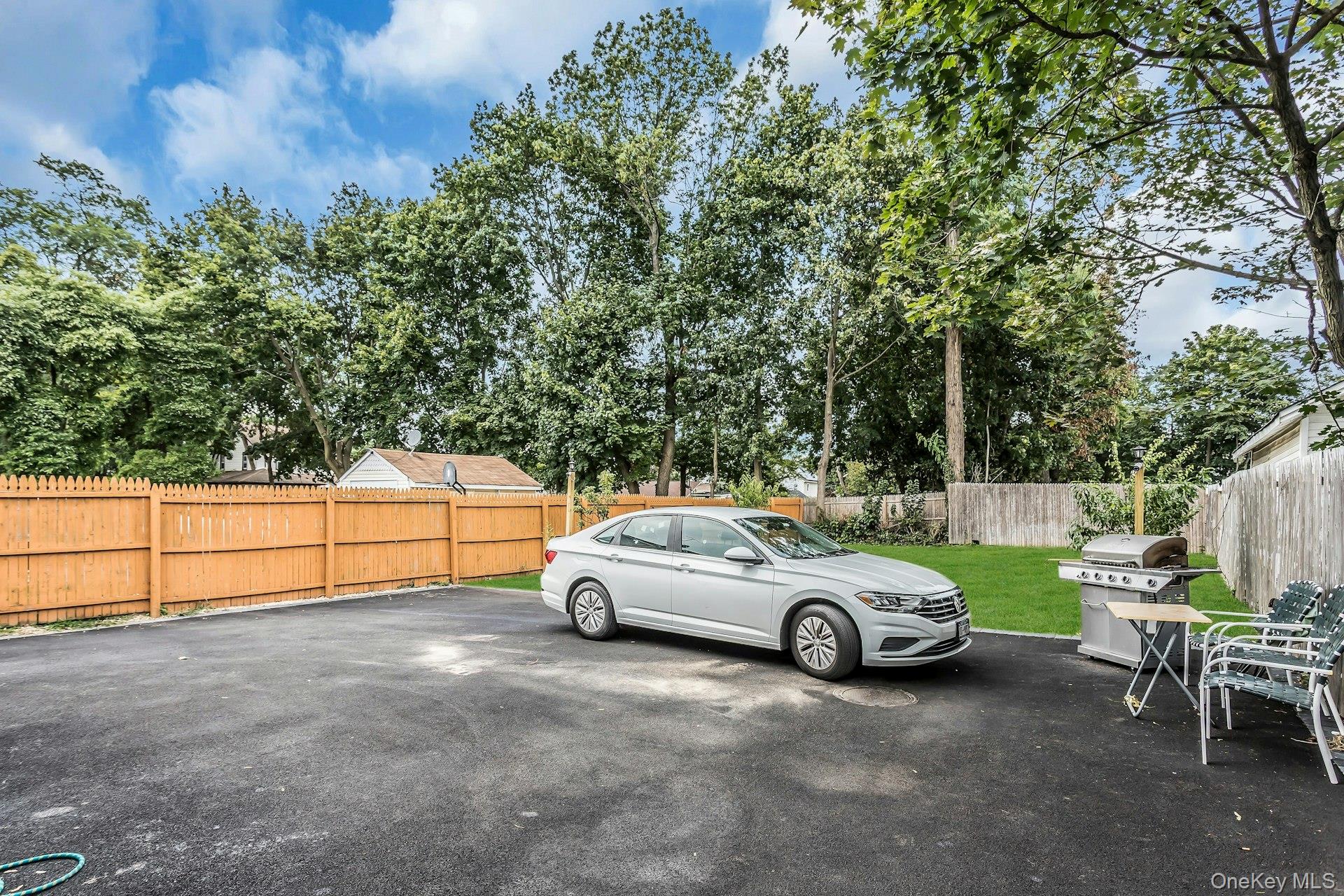 #19 photo, 4 W 11th Street, サフォーク郡 Huntington Station , NY 11746