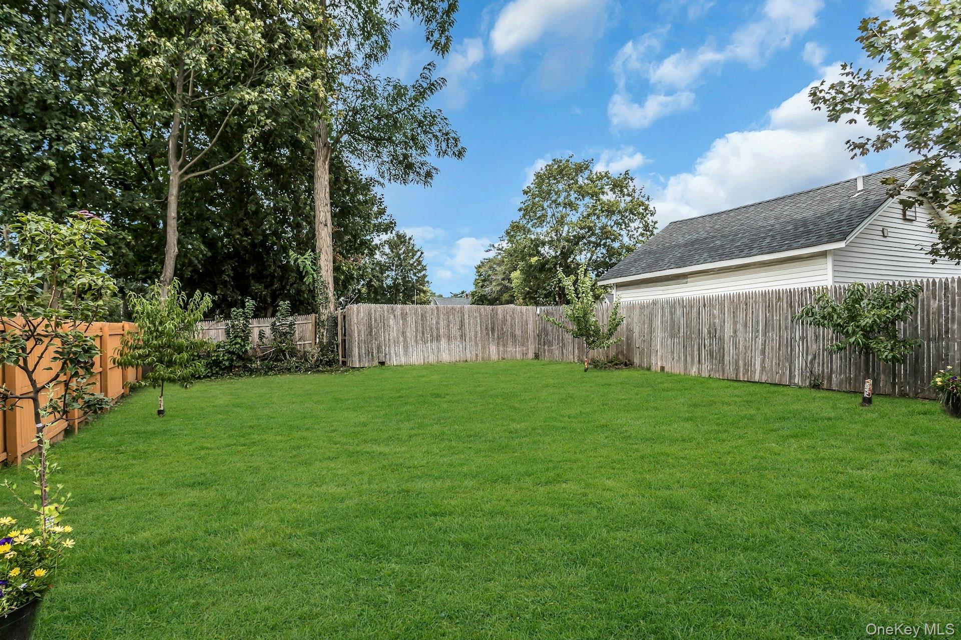 #20 photo, 4 W 11th Street, サフォーク郡 Huntington Station , NY 11746