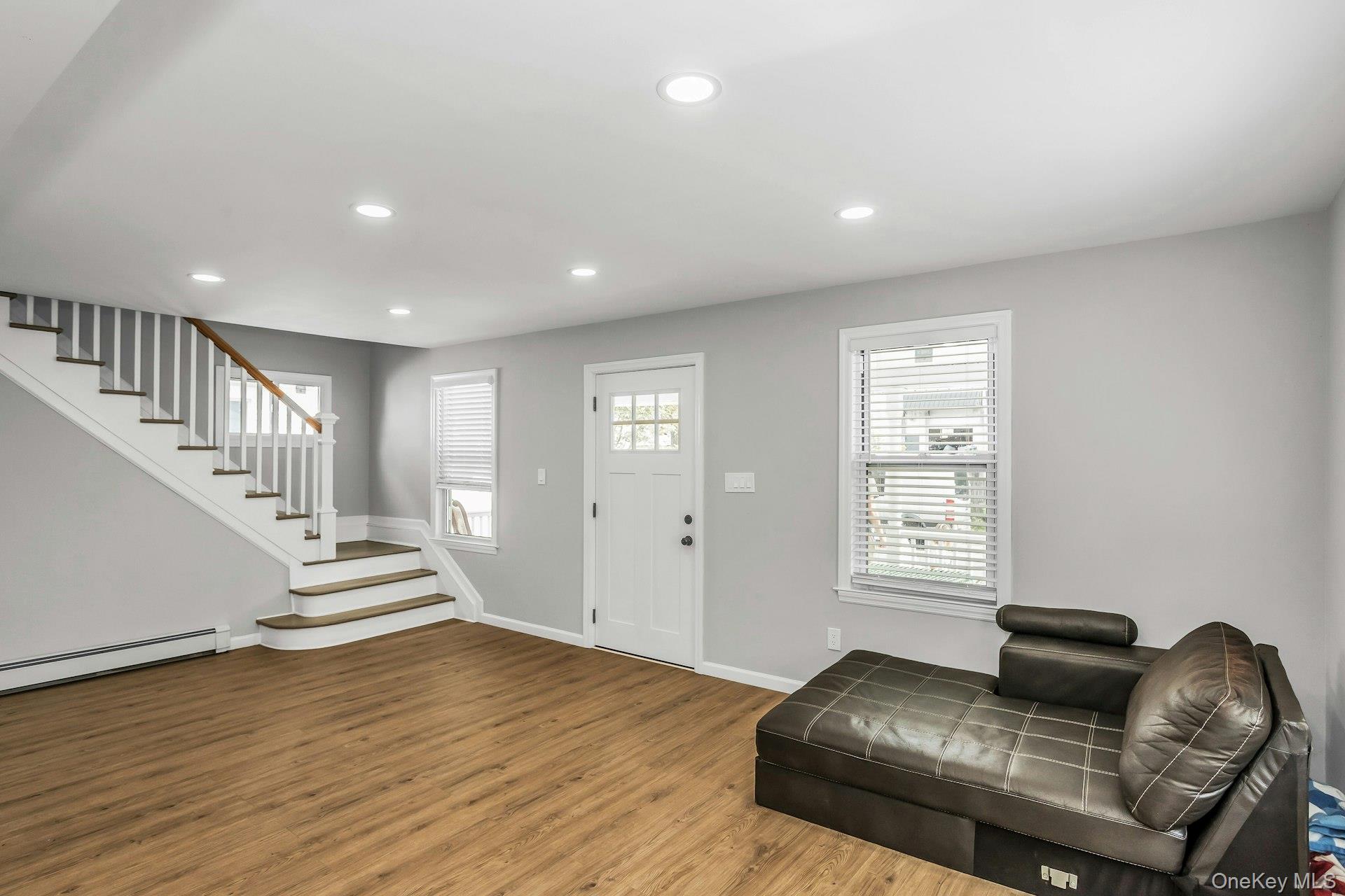 #4 photo, 4 W 11th Street, サフォーク郡 Huntington Station , NY 11746