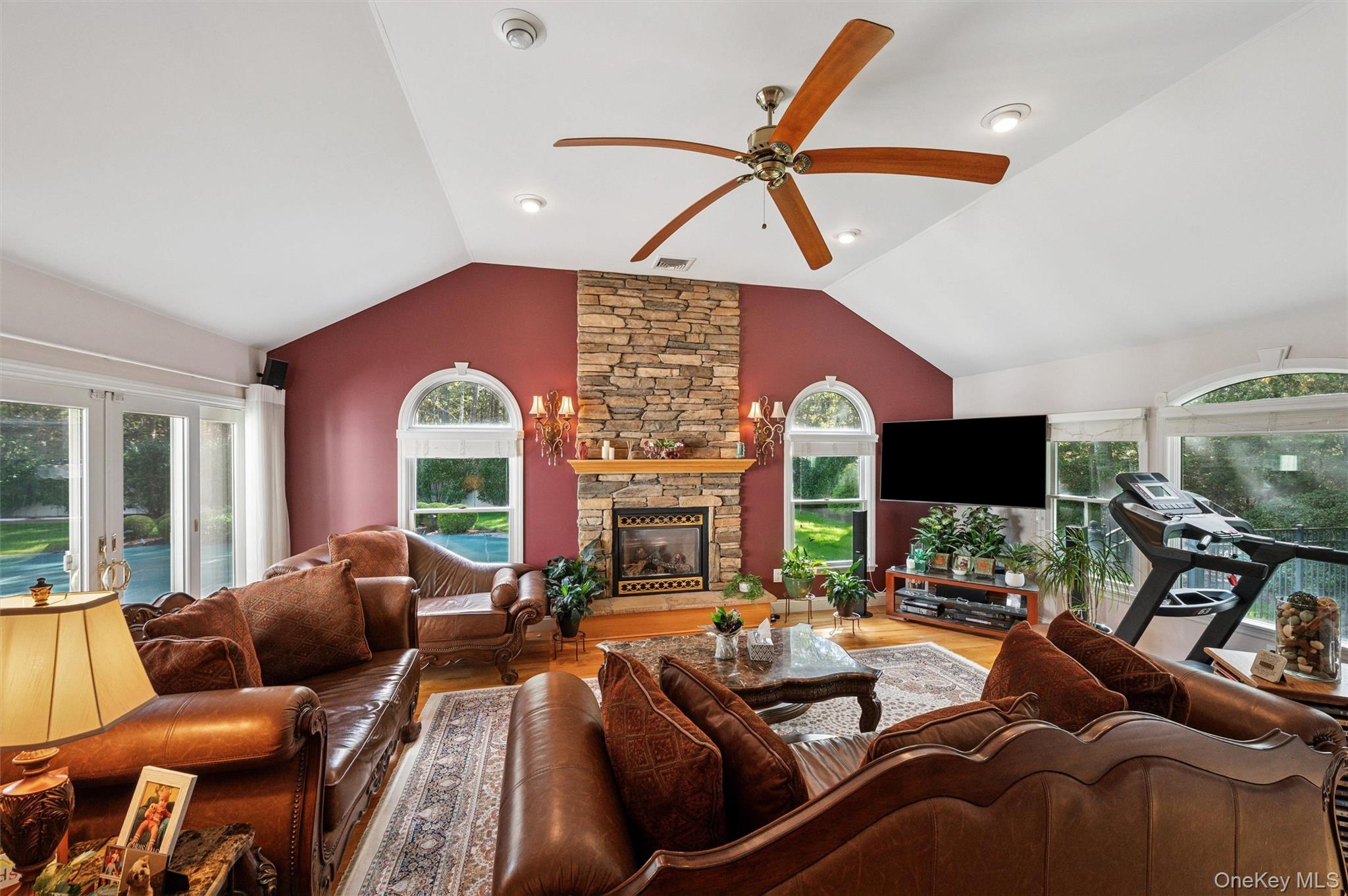 #4 photo, 4 Palace Court, サフォーク郡 Manorville , NY 11949