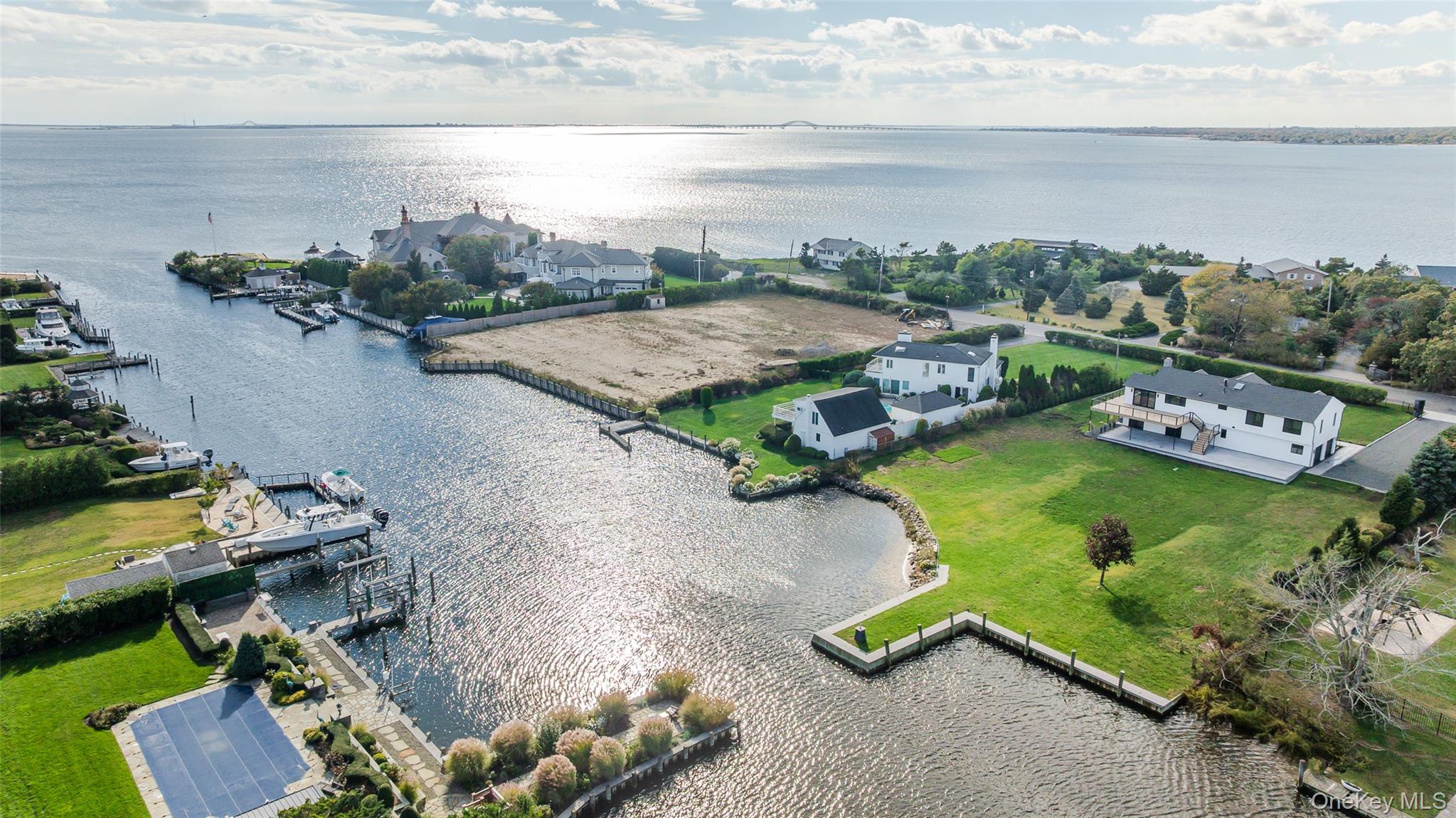 #2 photo, 147 W Bayberry Road, サフォーク郡 Islip , NY 11751