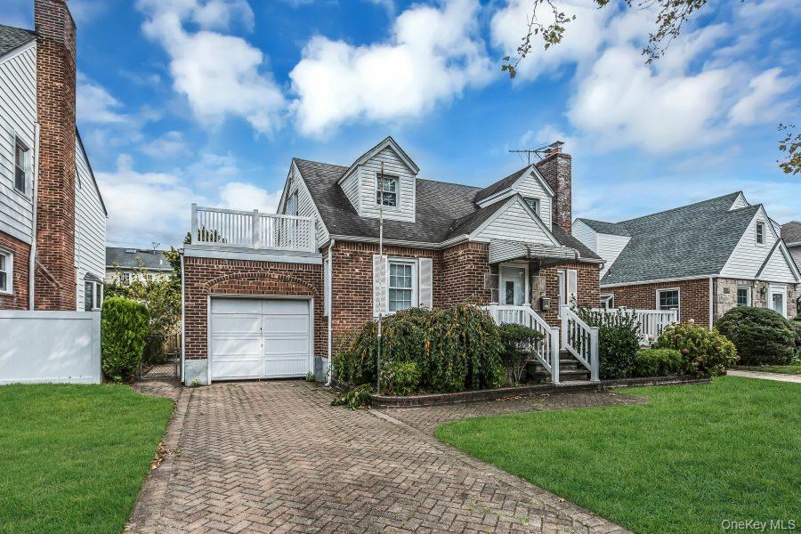 #2 photo, 16 William Street, New Hyde Park , NY 11040