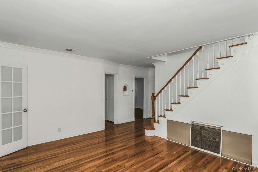 #5 photo, 16 William Street, New Hyde Park , NY 11040