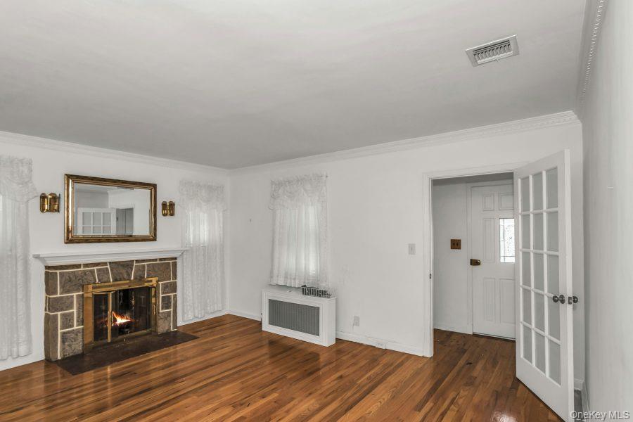 #6 photo, 16 William Street, New Hyde Park , NY 11040