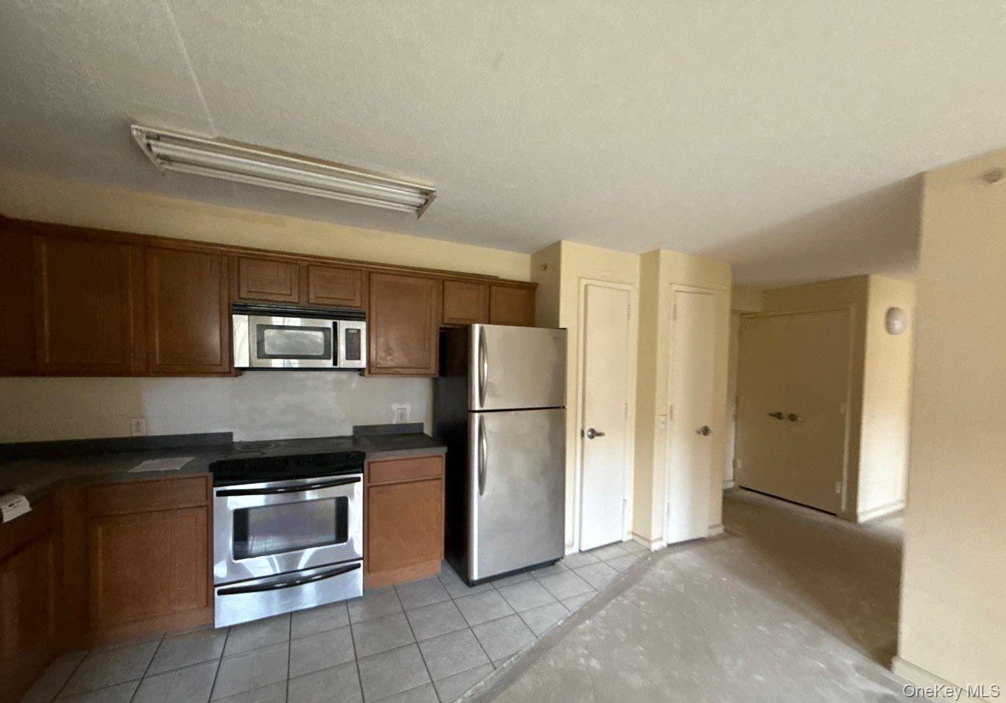 #4 photo, 221 Beach 80th Street, Rockaway Beach , NY 11693