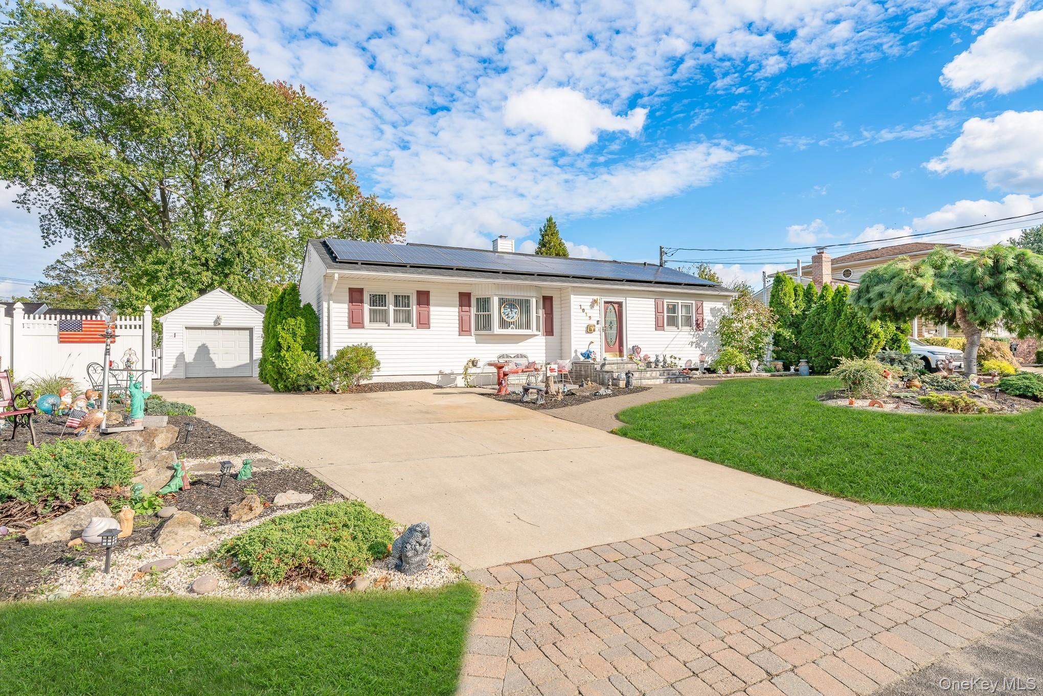 #2 photo, 1019 Carll Drive, Bay Shore , NY 11706