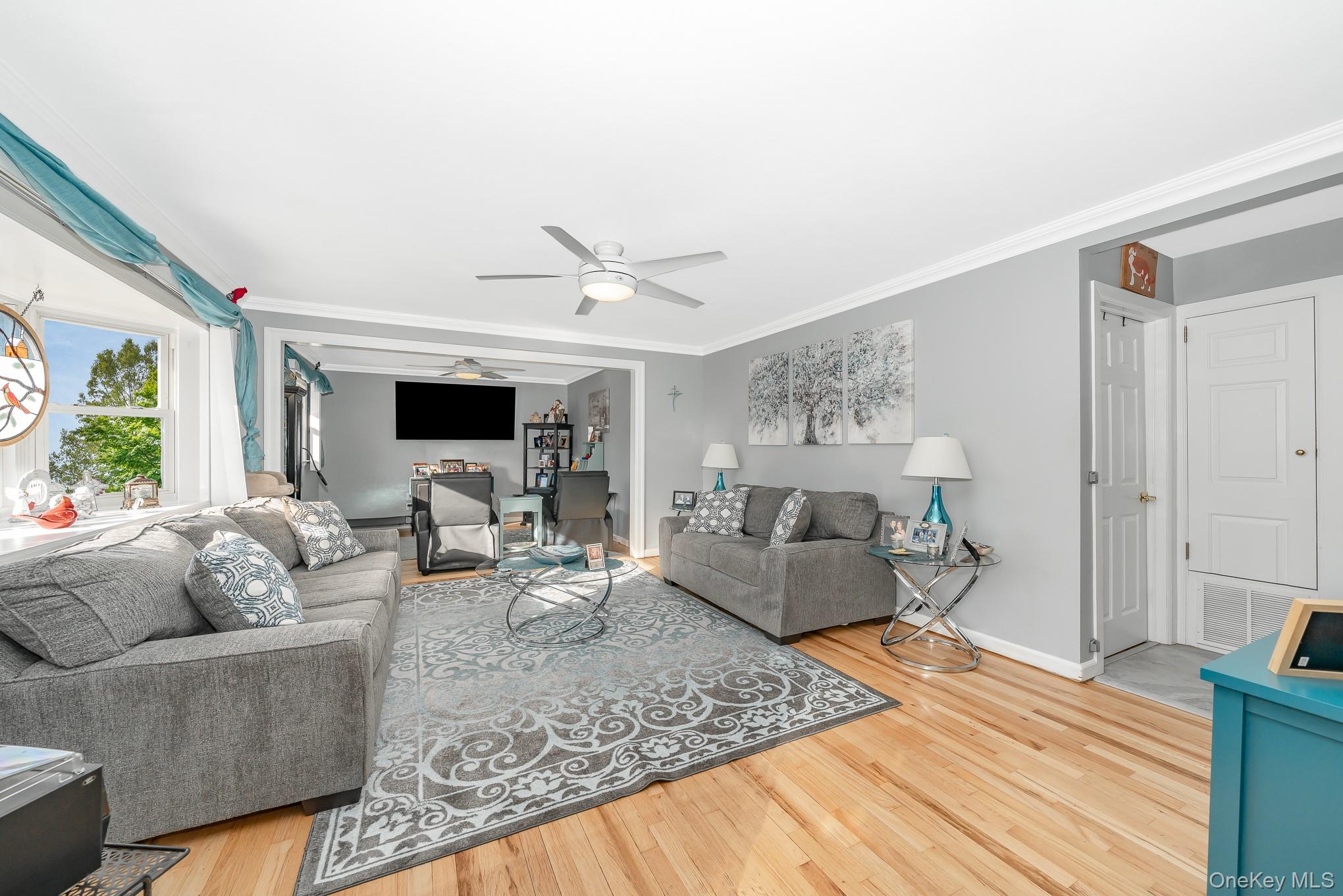 #6 photo, 1019 Carll Drive, Bay Shore , NY 11706