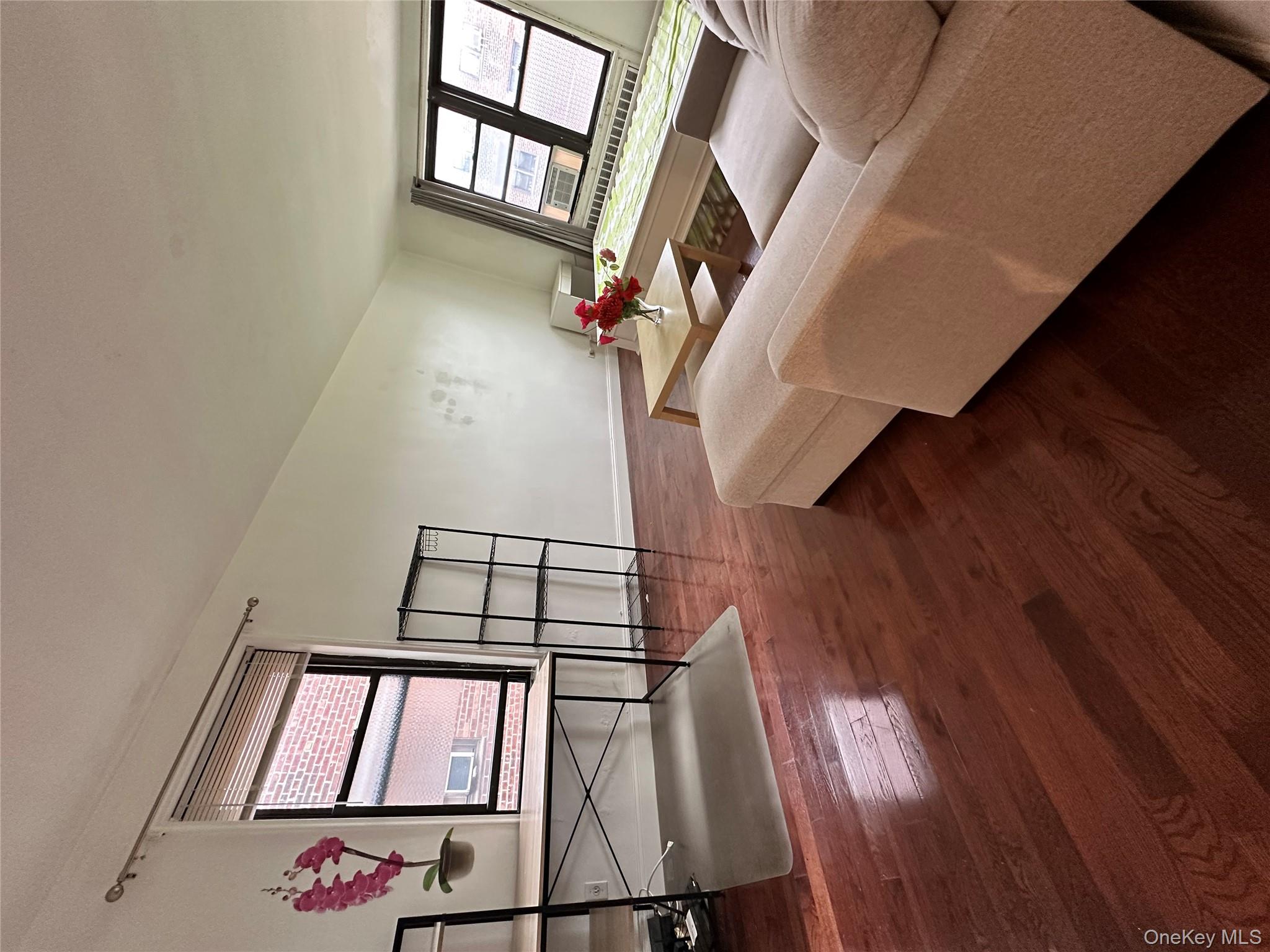 #6 photo, 150-30 71 Avenue, クイーンズ区 Kew Garden Hills , NY 11367