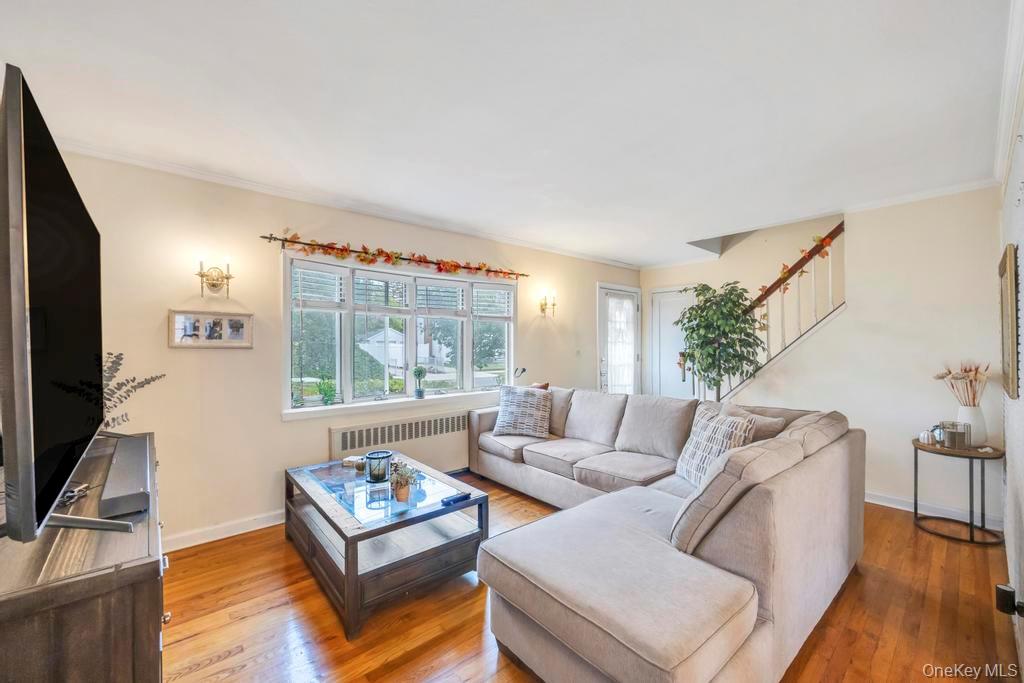 #4 photo, 60 Underhill Avenue, ナッソー郡 Hicksville , NY 11801