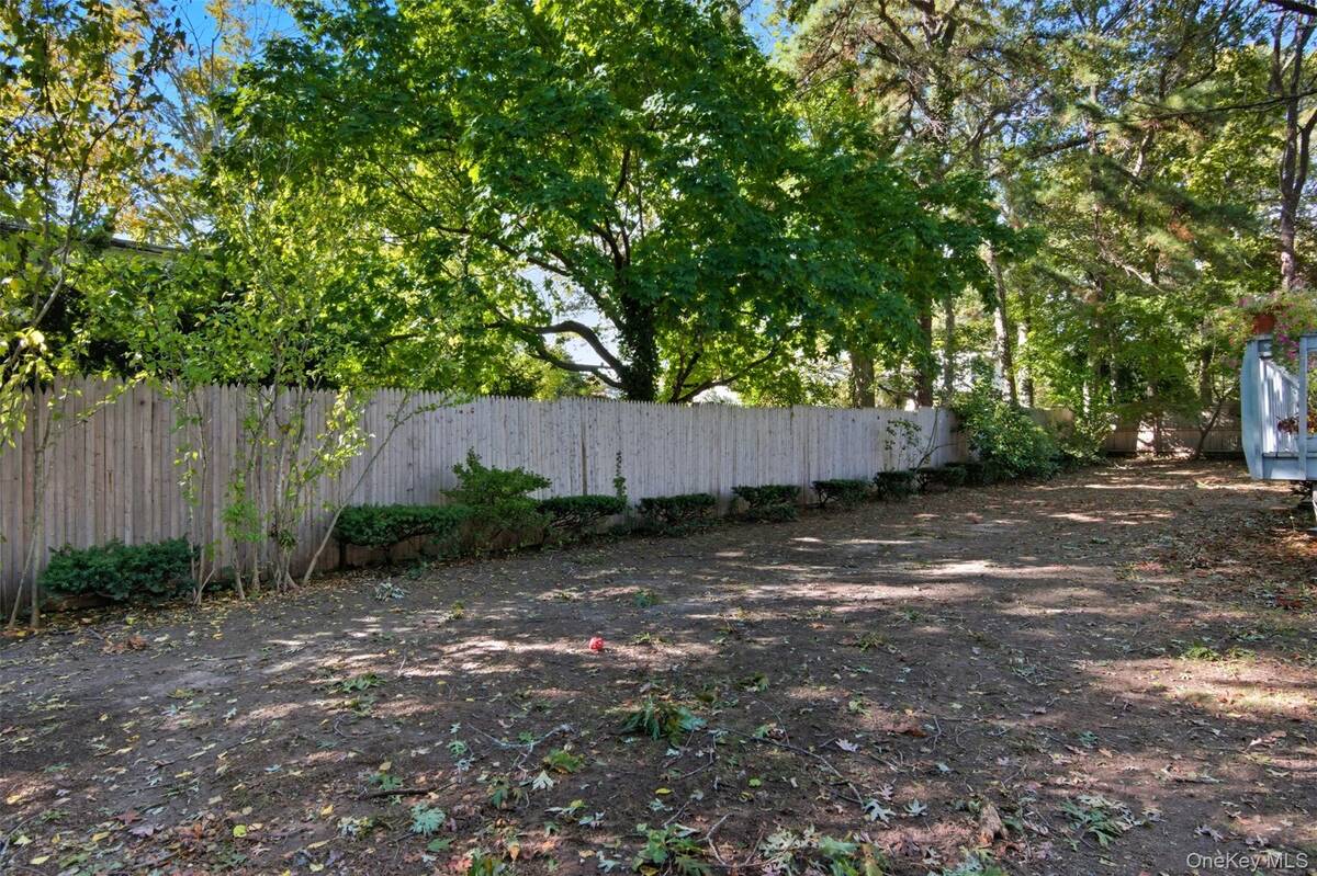 #24 photo, 298 Tyler Avenue, サフォーク郡 Miller Place , NY 11764