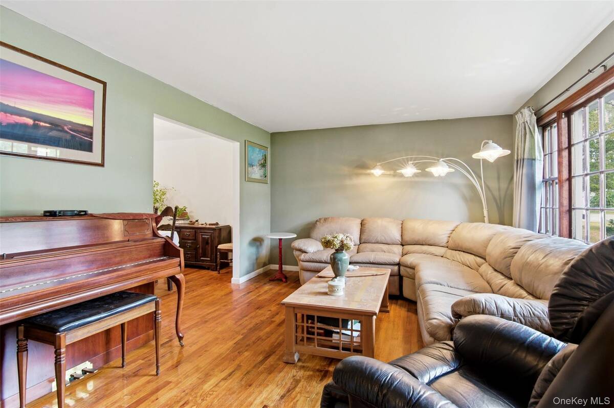 #4 photo, 298 Tyler Avenue, サフォーク郡 Miller Place , NY 11764