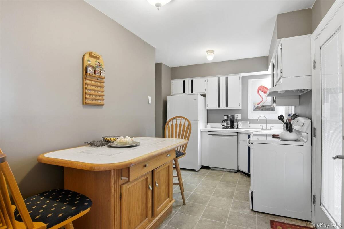 #9 photo, 298 Tyler Avenue, サフォーク郡 Miller Place , NY 11764