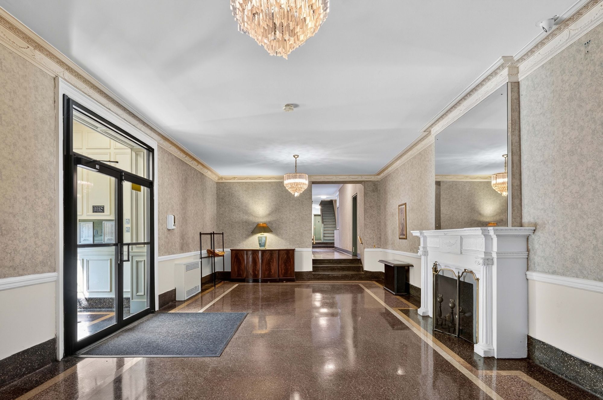 #10 photo, 68-63 108th Street, クイーンズ区 Forest Hills , NY 11375