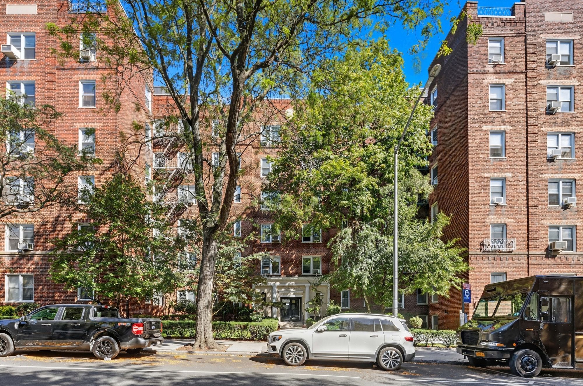 #12 photo, 68-63 108th Street, クイーンズ区 Forest Hills , NY 11375