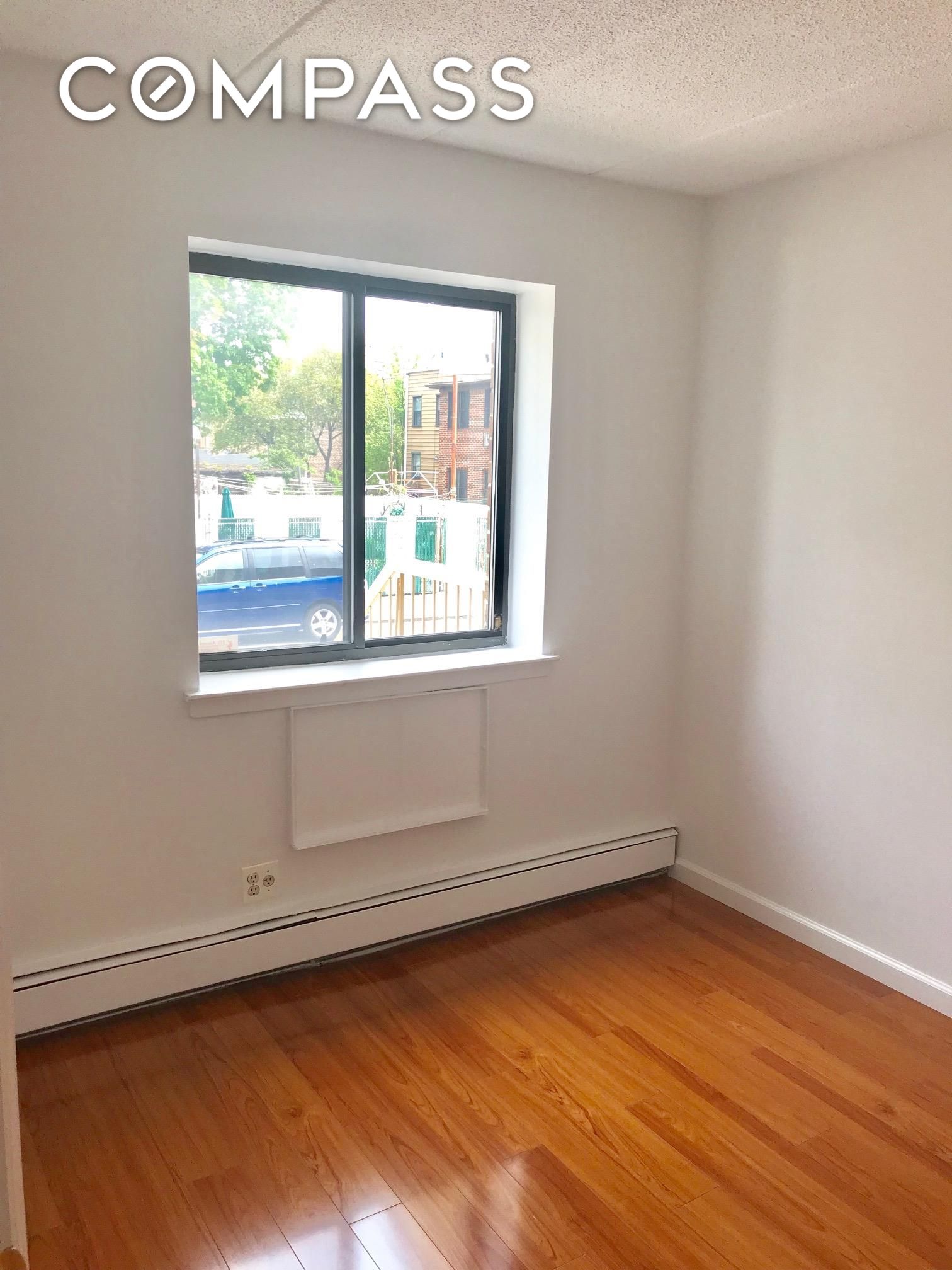 #4 photo, Woodside, Woodside , NY 11377