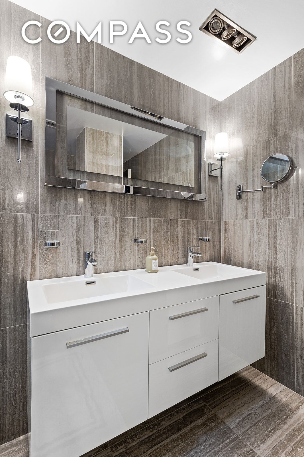 #12 photo, 37 W 12th Street, Greenwich Village , NY 10011