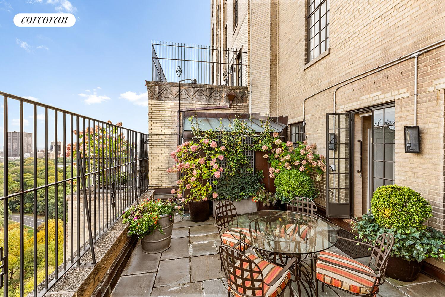 #19 photo, 300 CENTRAL Park W, マンハッタン Upper West Side , NY 10024