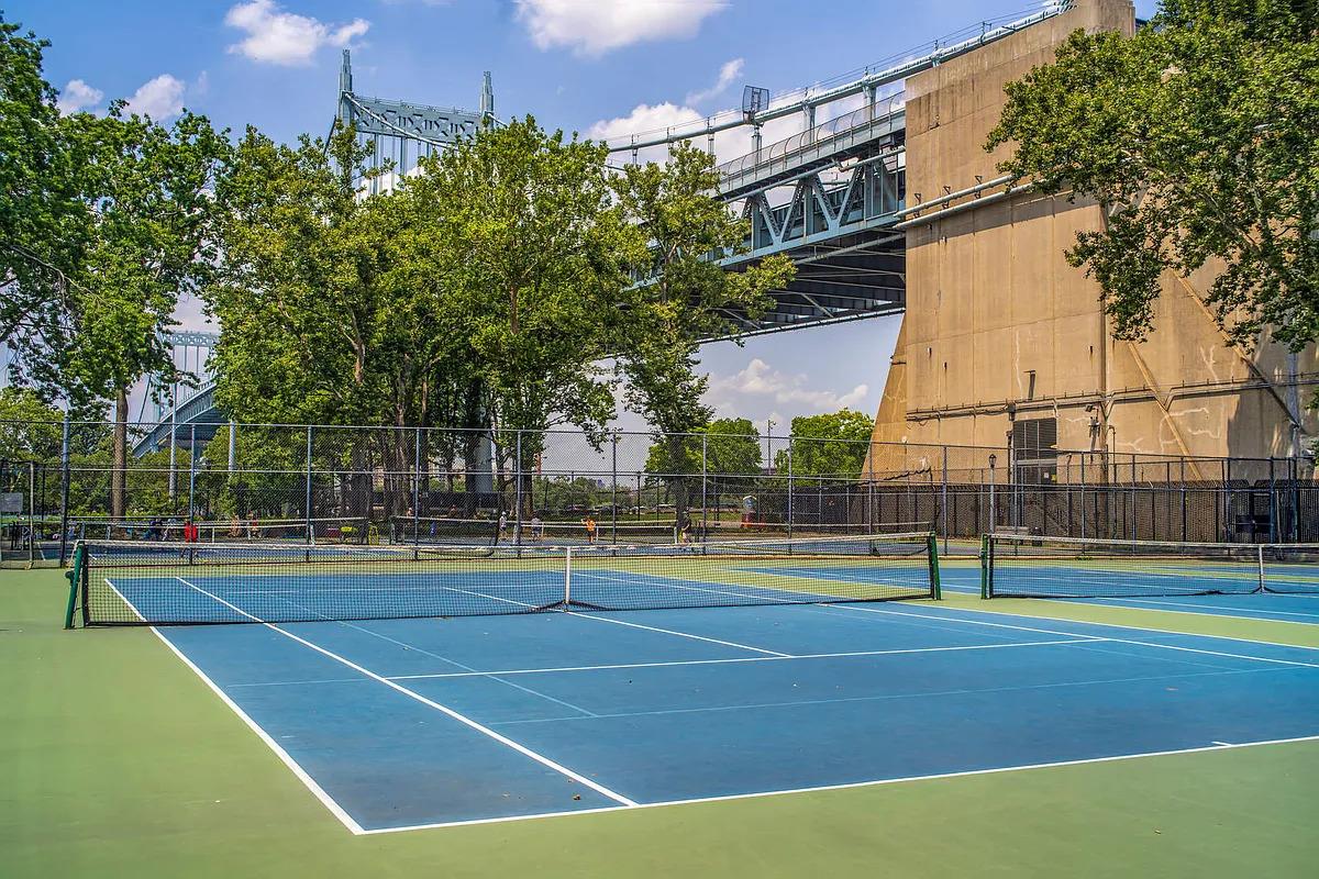 #11 photo, 12-16 30th Avenue, クイーンズ区 Astoria , NY 11102