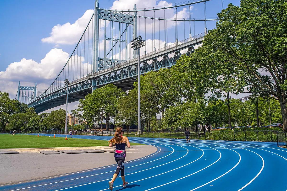 #12 photo, 12-16 30th Avenue, クイーンズ区 Astoria , NY 11102