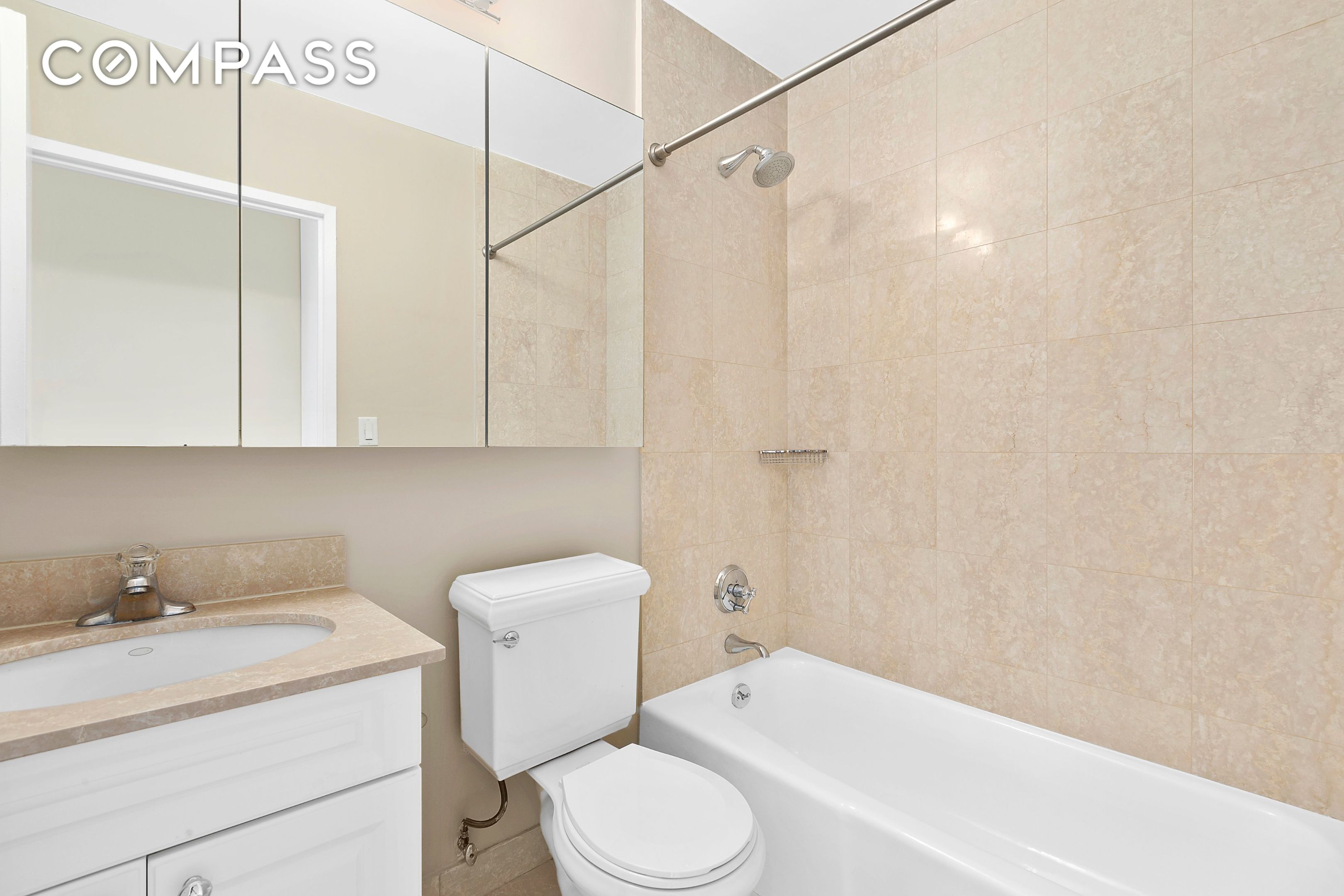 #6 photo, 30 Lincoln Center Plaza, マンハッタン Upper West Side , NY 10023