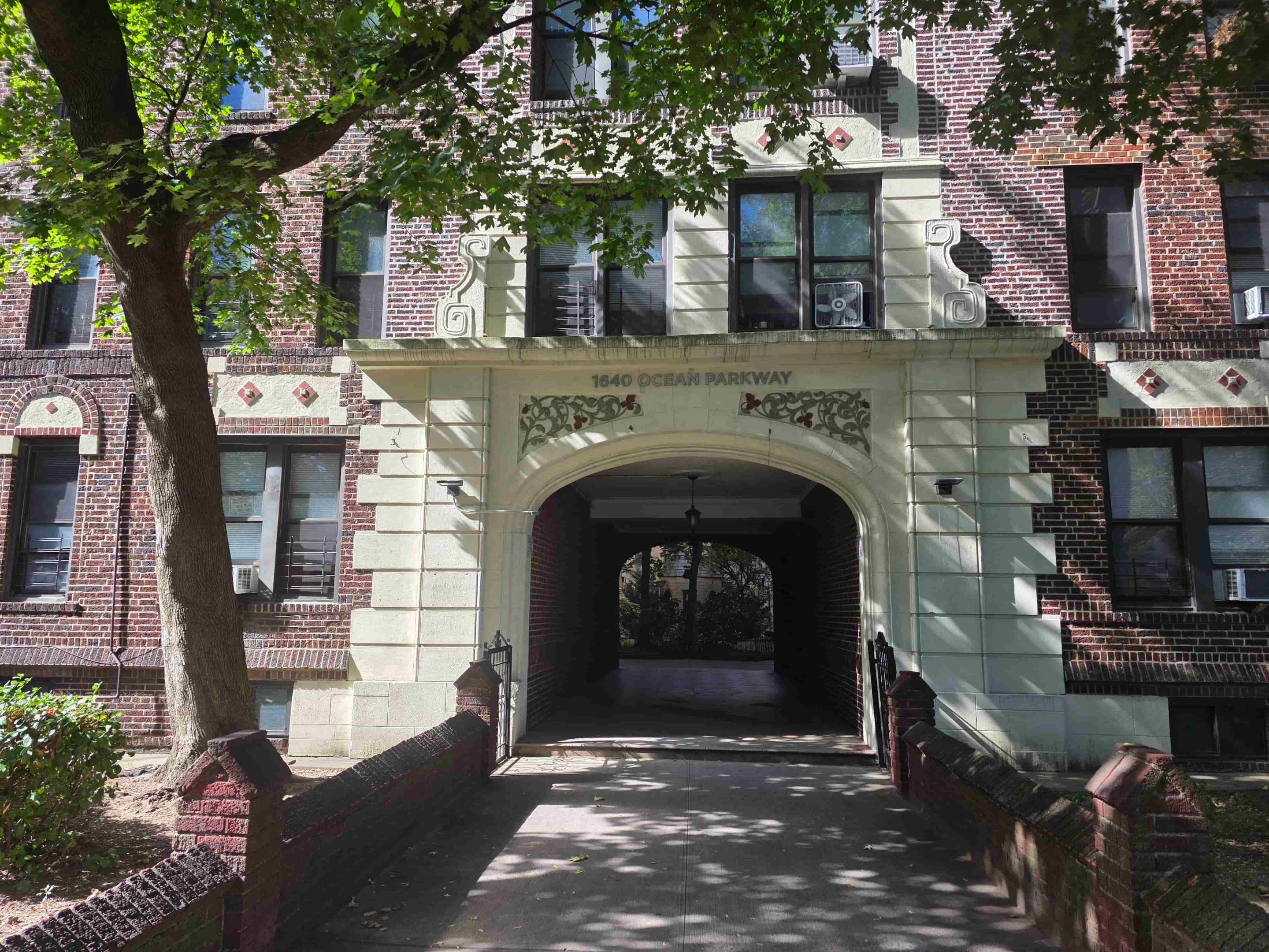 #1 photo, 1628 Ocean Parkway, ブルックリン区 Ocean Parkway South , NY 11223