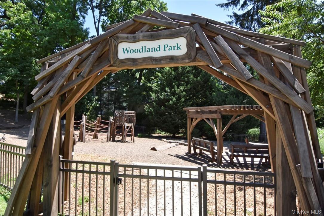 #15 photo, 139 Fifth Avenue, Pelham , NY 10803