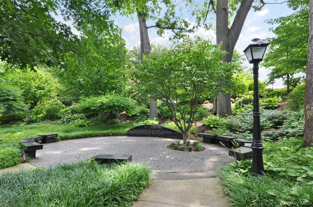 #17 photo, 139 Fifth Avenue, Pelham , NY 10803