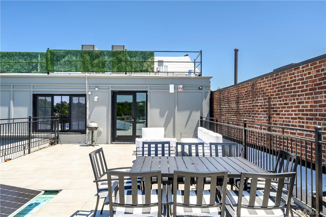 #8 photo, 139 Fifth Avenue, Pelham , NY 10803