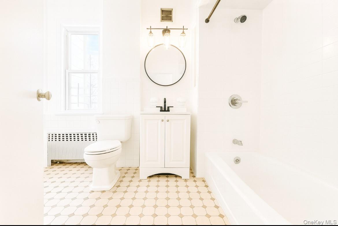 #2 photo, 194 Summit Avenue, Mount Vernon , NY 10550