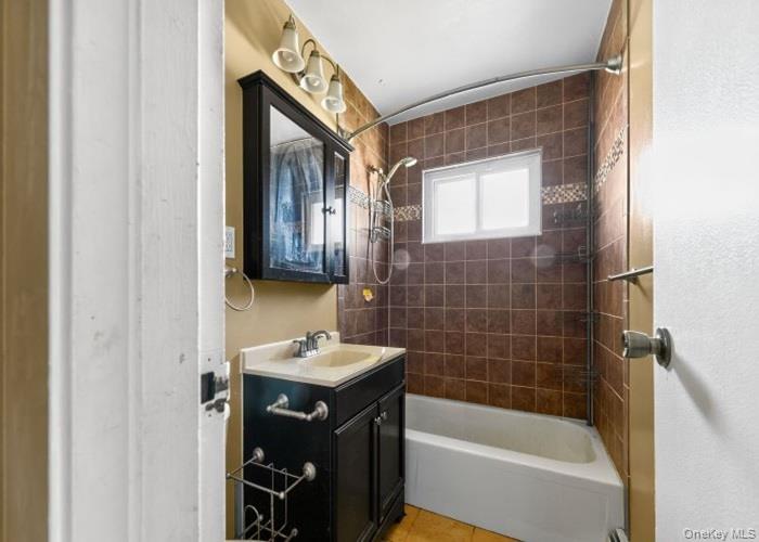 #19 photo, 71 ADAMS Road, Central Islip , NY 11722