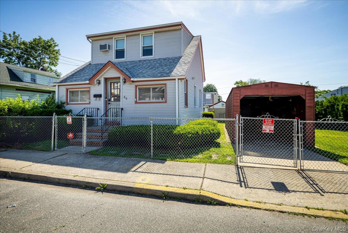 #2 photo, 86-A & B Gotham Avenue, ナッソー郡 Elmont , NY 11003