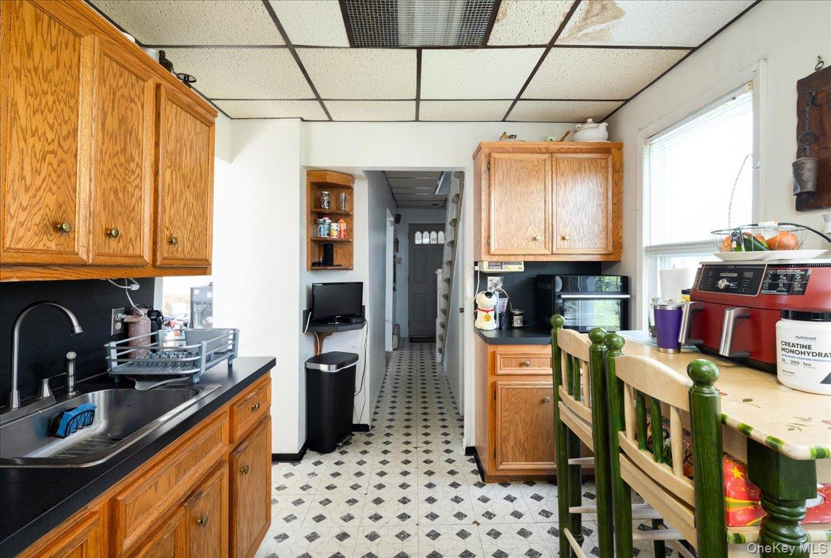 #4 photo, 86-A & B Gotham Avenue, ナッソー郡 Elmont , NY 11003