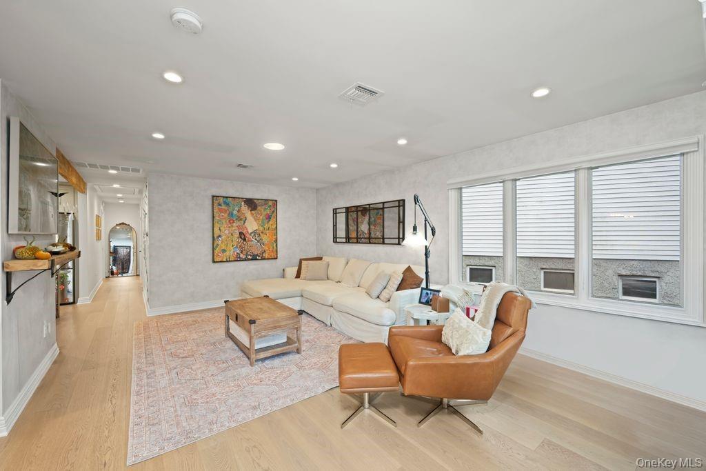 #4 photo, 93 Beacon Avenue, Staten Island , NY 10306