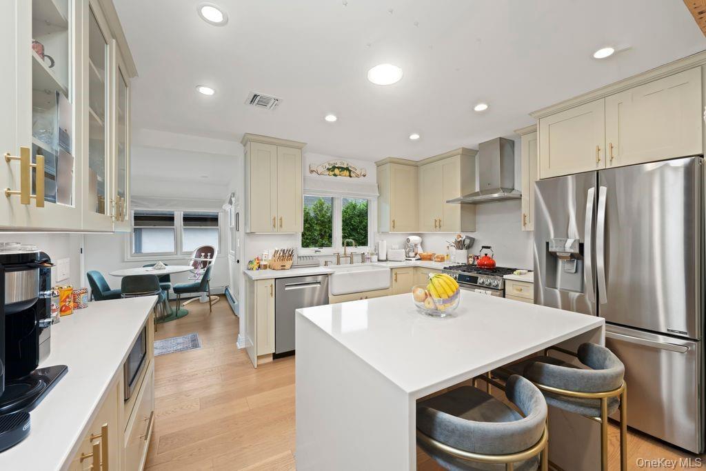 #9 photo, 93 Beacon Avenue, Staten Island , NY 10306