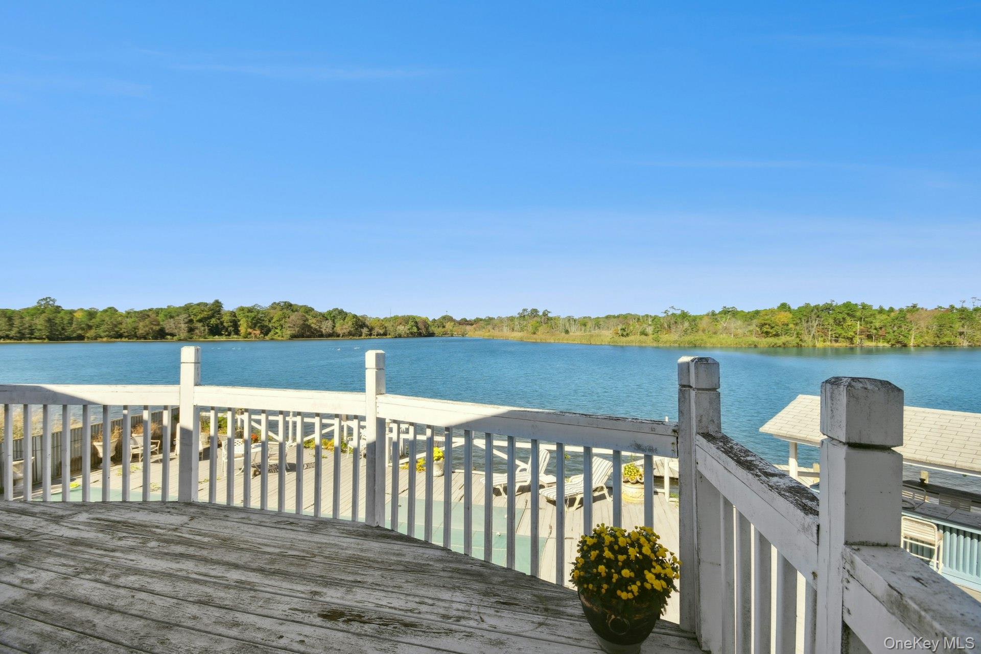 #19 photo, 136 Connetquot Drive, サフォーク郡 Oakdale , NY 11769