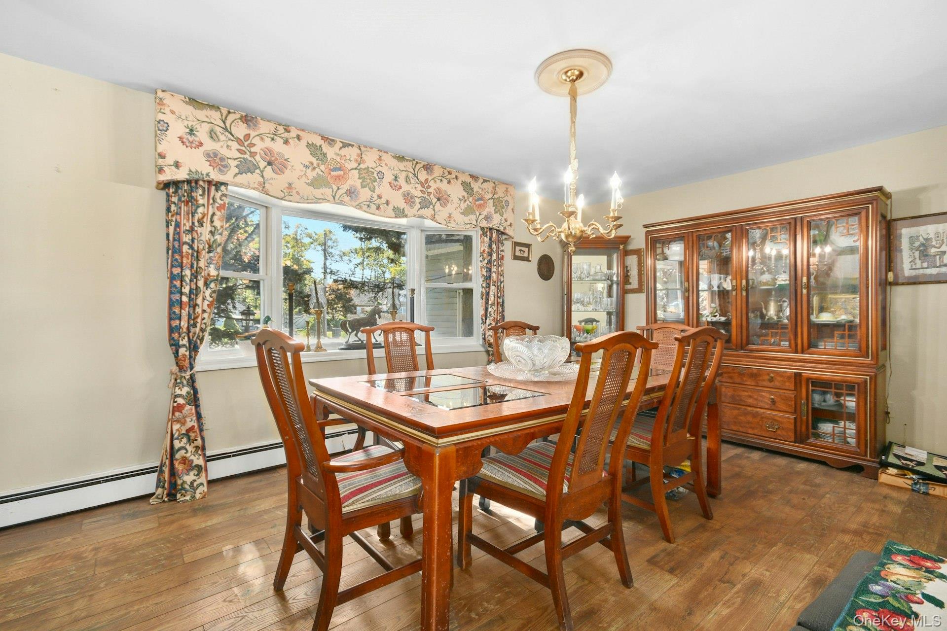 #8 photo, 136 Connetquot Drive, サフォーク郡 Oakdale , NY 11769