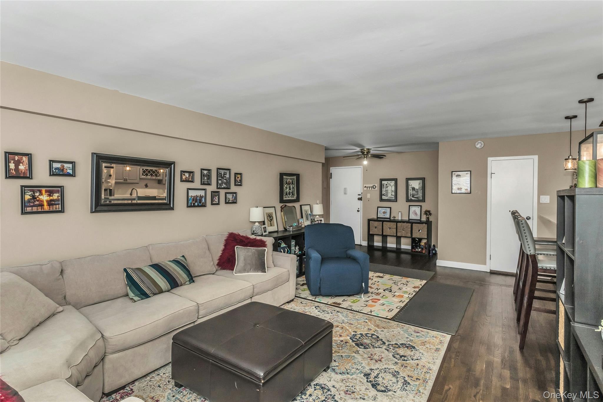 #6 photo, 100 Lincoln Avenue, Mineola , NY 11501