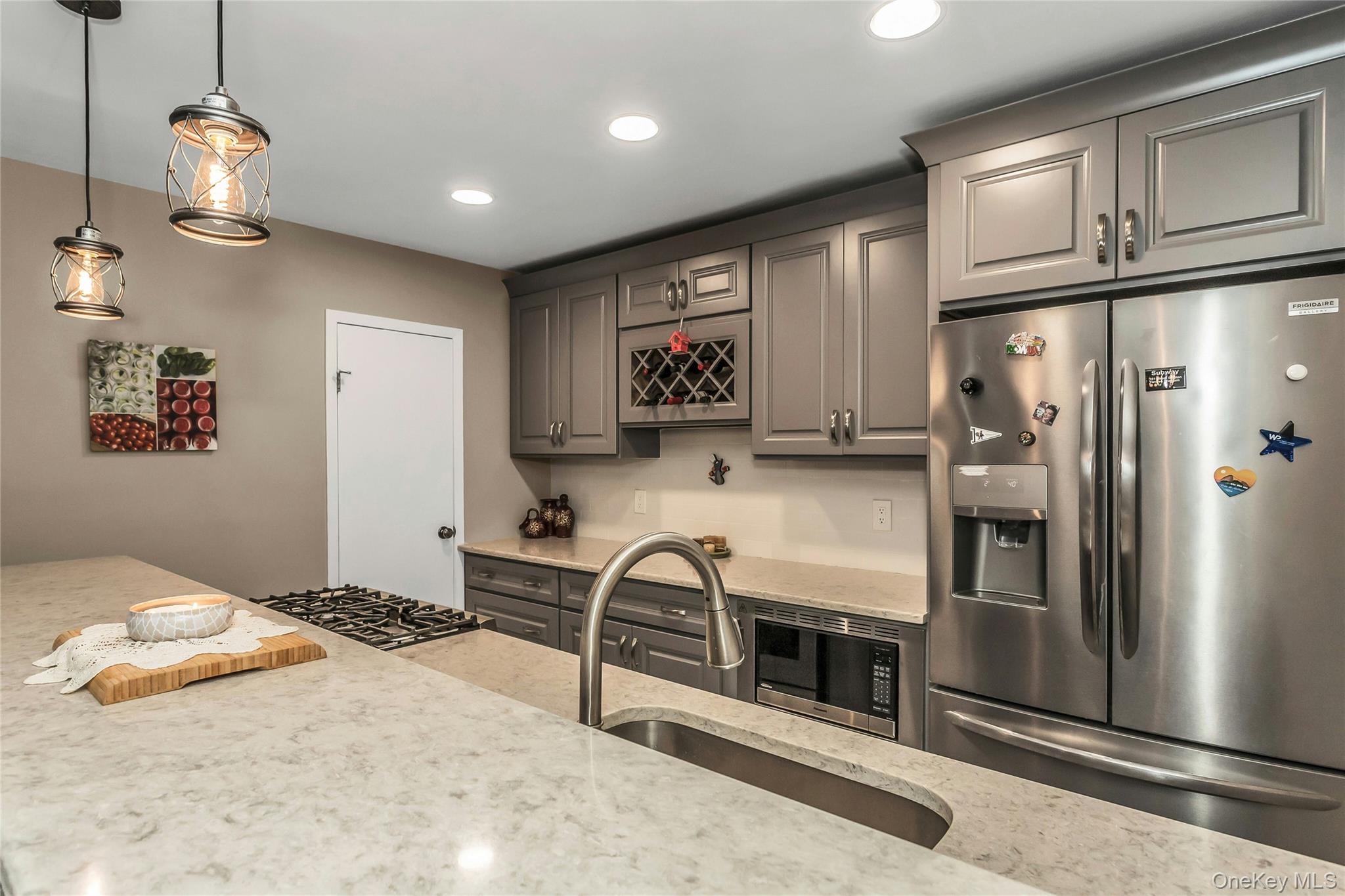 #7 photo, 100 Lincoln Avenue, Mineola , NY 11501