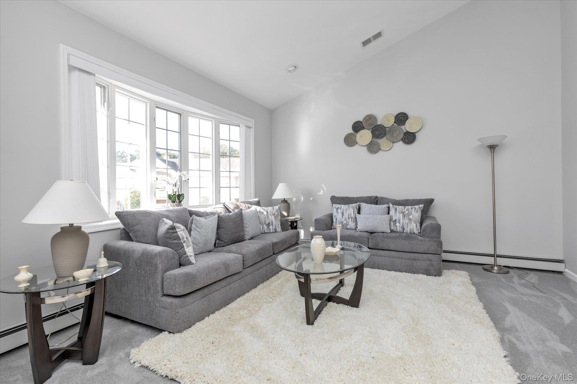 #5 photo, 6 Sarah Court, サフォーク郡 Amityville , NY 11701