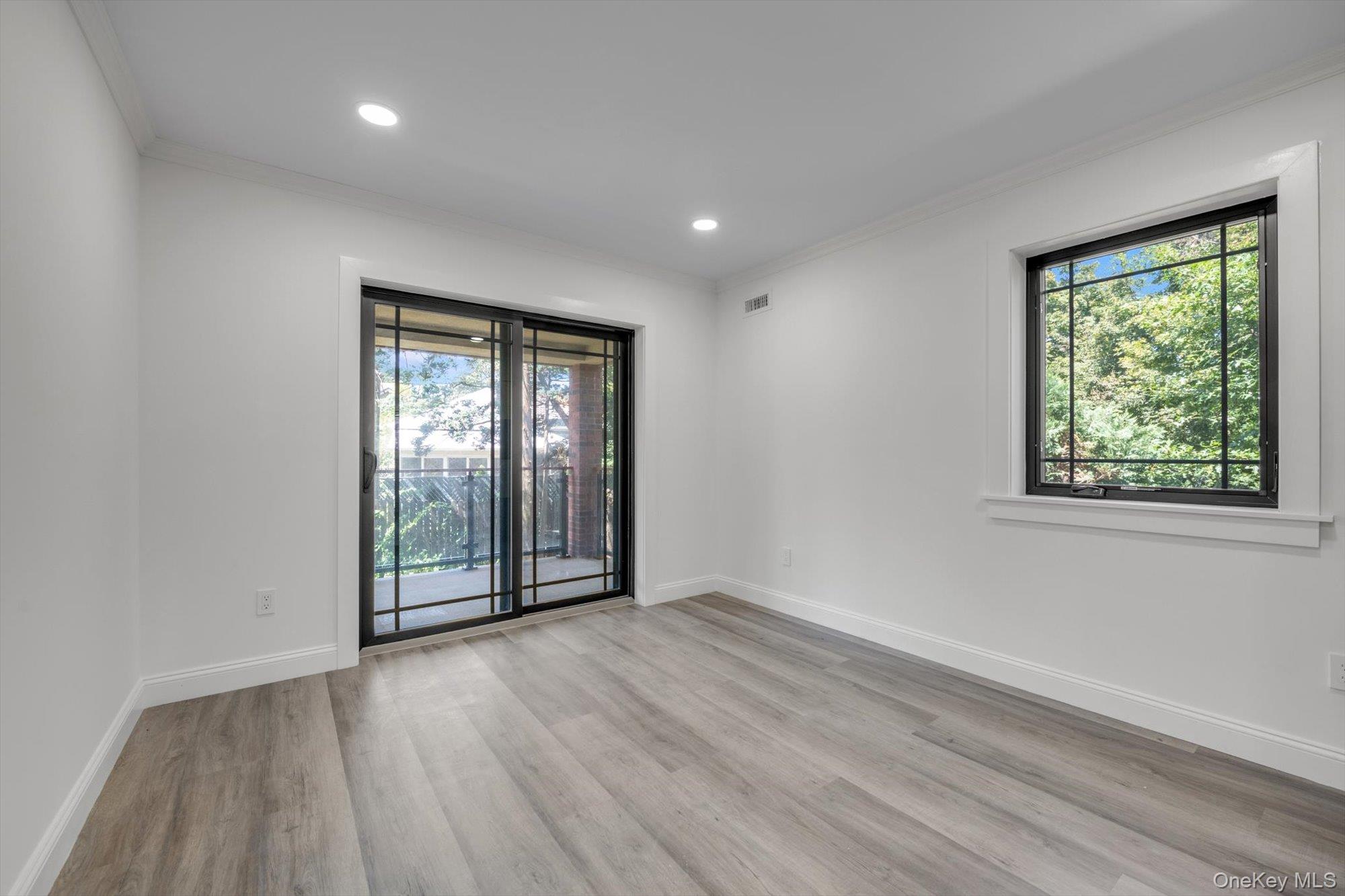 #11 photo, 16515 Cross Island Parkway, クイーンズ区 Whitestone , NY 11357