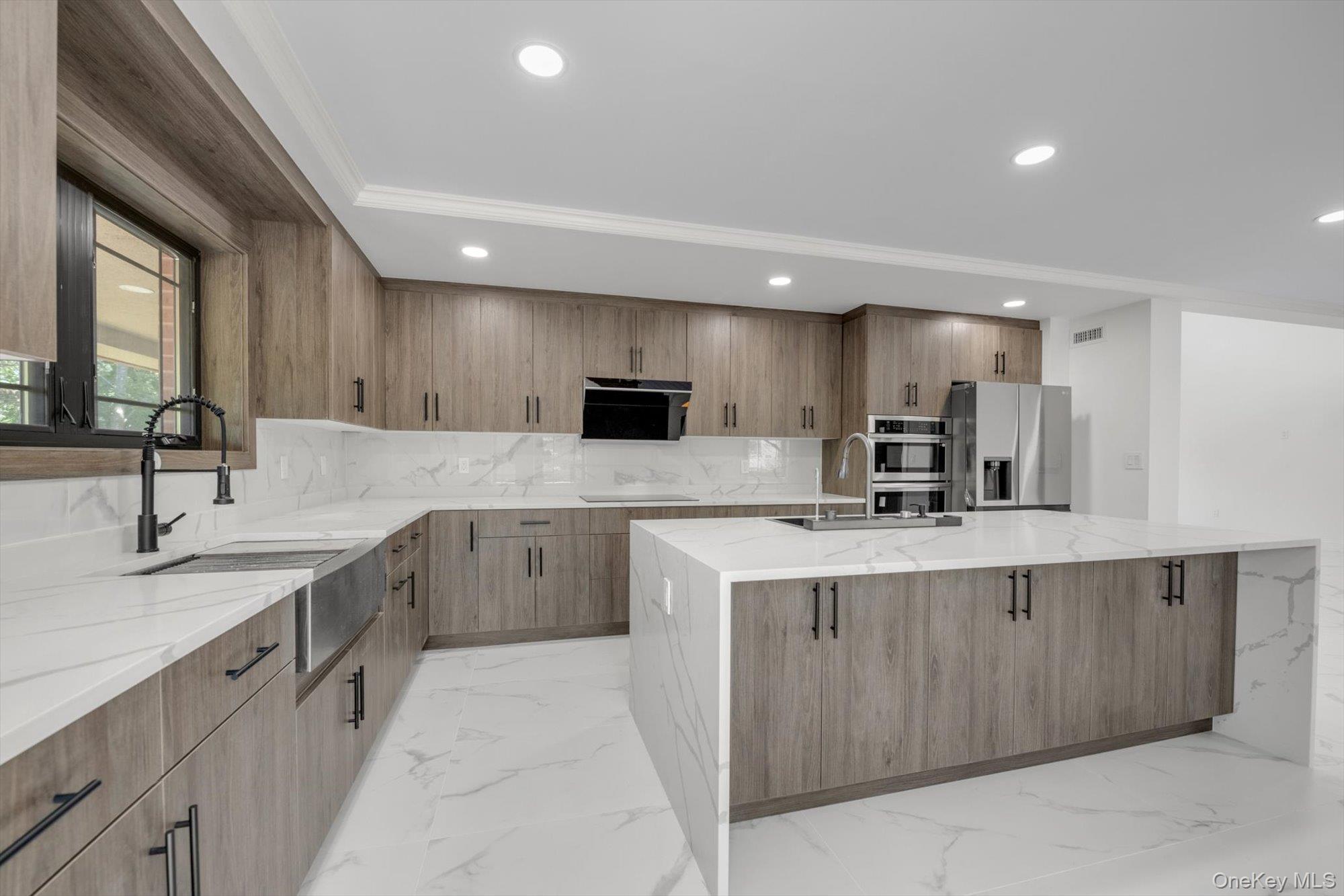 #8 photo, 16515 Cross Island Parkway, クイーンズ区 Whitestone , NY 11357