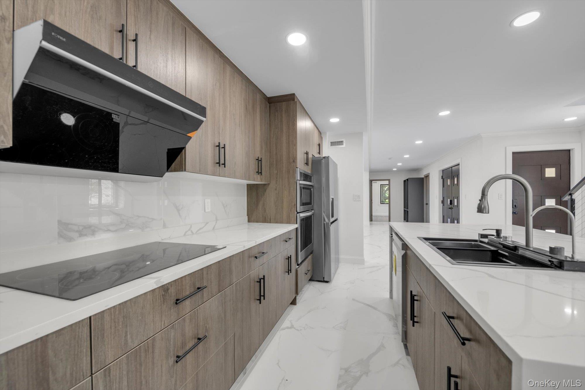 #9 photo, 16515 Cross Island Parkway, クイーンズ区 Whitestone , NY 11357