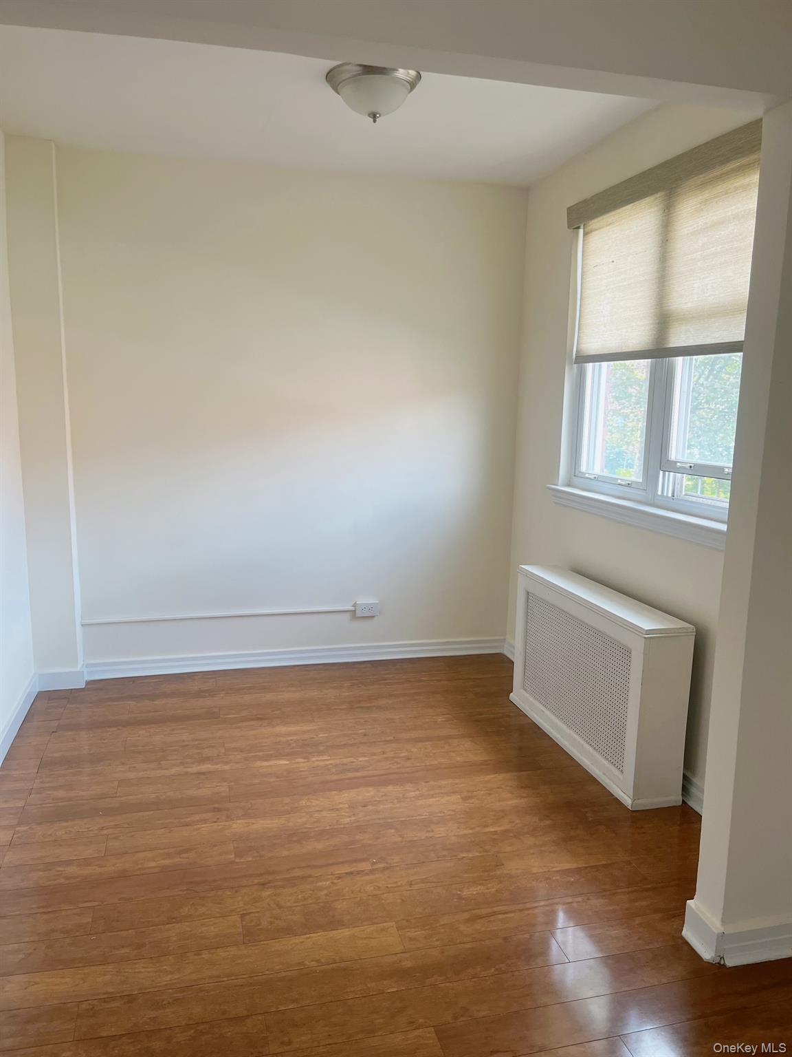 #10 photo, 86-34 Grand Avenue, クイーンズ区 Elmhurst , NY 11373