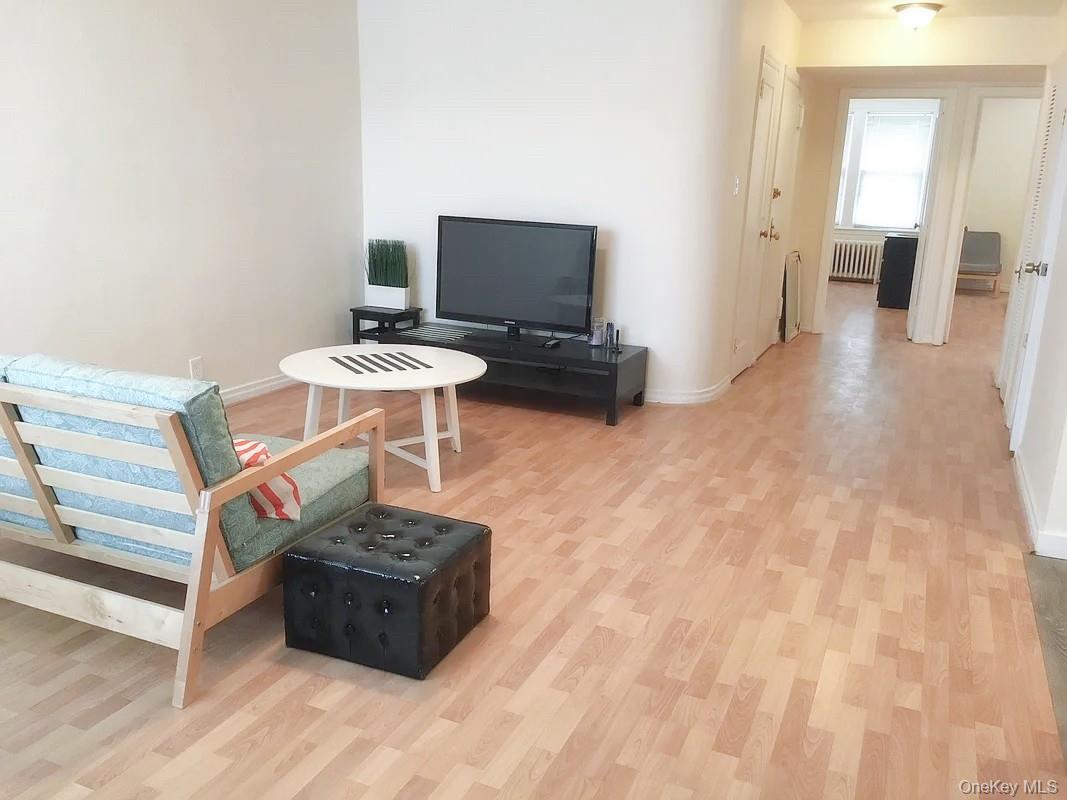 #13 photo, 86-34 Grand Avenue, クイーンズ区 Elmhurst , NY 11373