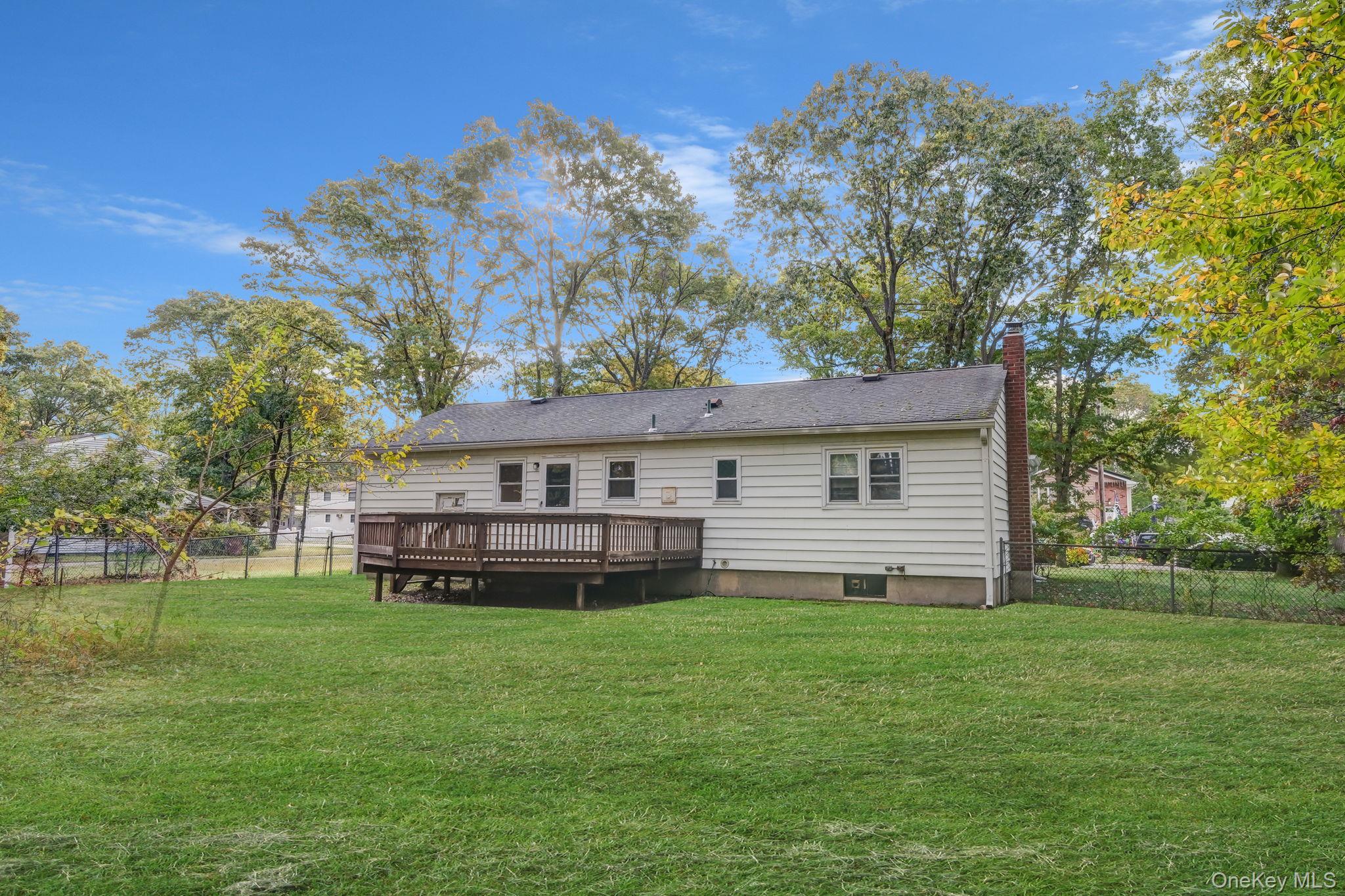 #10 photo, 175 Pleasant Street, Ronkonkoma , NY 11779