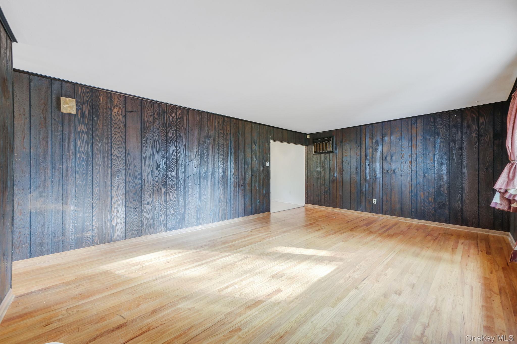 #11 photo, 175 Pleasant Street, Ronkonkoma , NY 11779